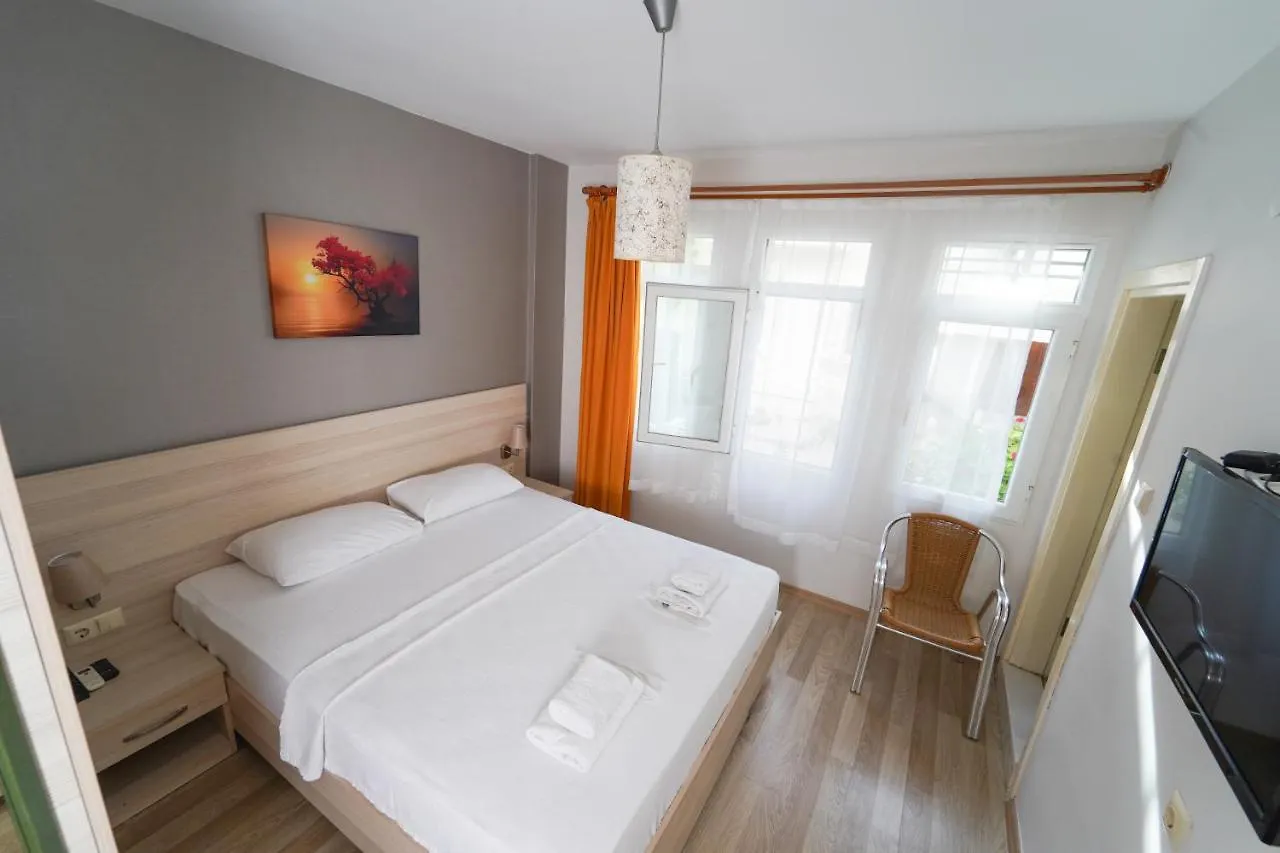 Limon Pansiyon Foca Bed & Breakfast