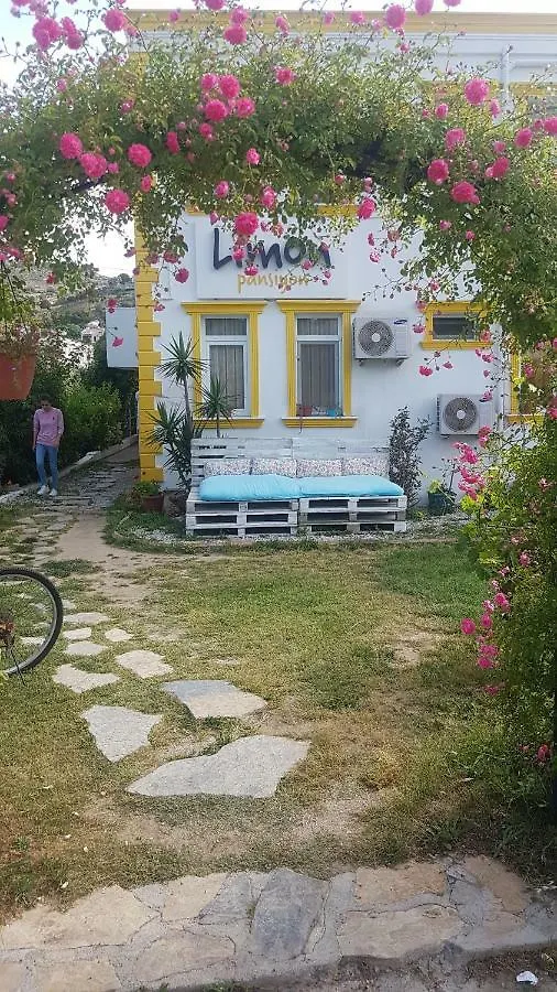 Limon Pansiyon Foca Turkey